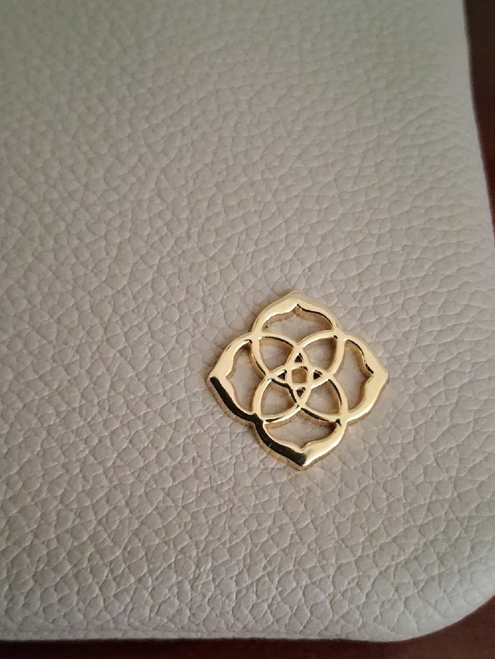 Kendra Scott. LIGHT Taupe Wristlet - Picture 6 of 6